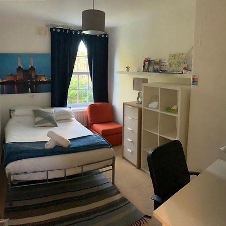 Central Location! Double Bedroom 2 Mins Walk From Battersea Power Underground Station! 런던 외부 사진