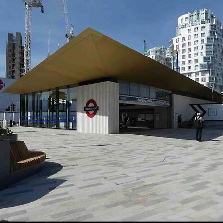 Central Location! Double Bedroom 2 Mins Walk From Battersea Power Underground Station! 런던 외부 사진